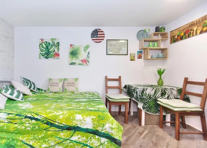 Baredi, Izola, Slovenia イゾラ