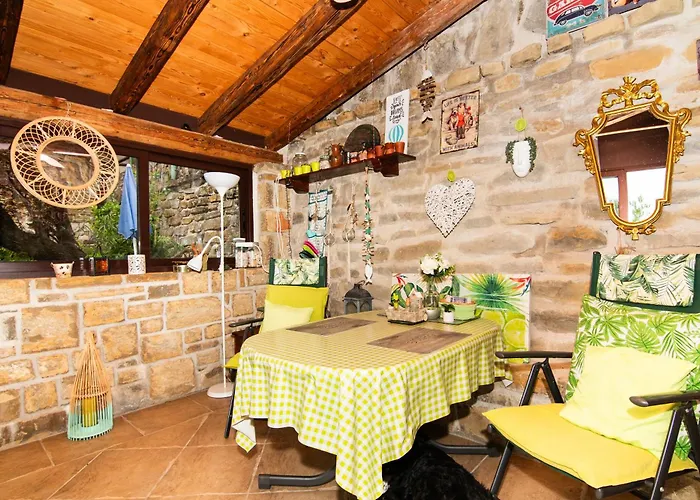 Baredi, Izola, Slovenia 別荘 イゾラ